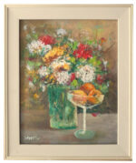 <span class="nbr">22 -</span> Flowers In Glass Vase With Apricots